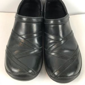 Merrell women’s slip on clogs black size 7.5